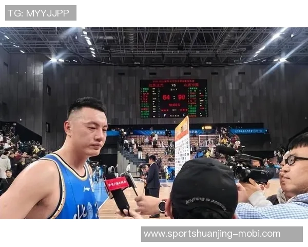 北京虽败犹荣翟晓川表现出色周琦受伤后全队依靠川队奋力拼搏