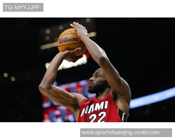 巴特勒半场表现抢眼15分钟内高效贡献8分3助攻3前场板展现杀伤力